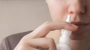 Sử dụng xịt thông mũi nhiều có tốt không? Những điều cần lưu ý khi sử dụng thuốc xịt mũi?