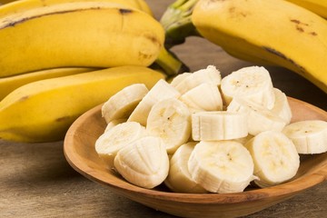 1. Chuối – Thư giãn cơ bắp, dễ đi vào giấc ngủ